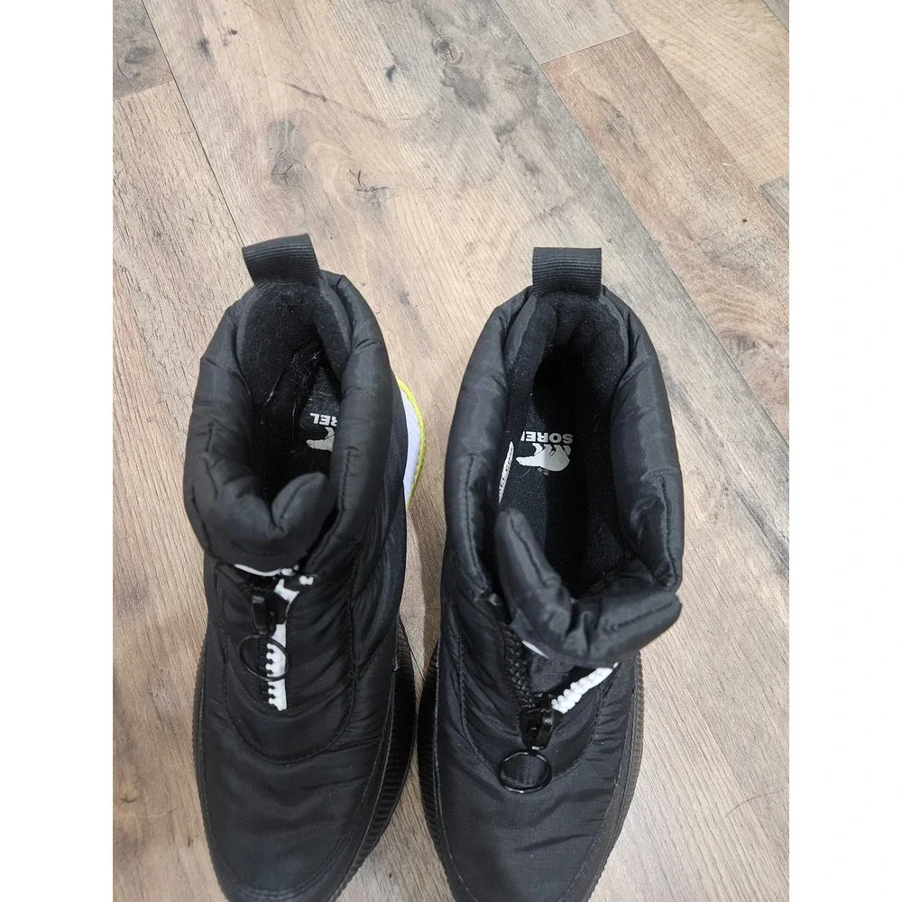 Sorel Kinetic Impact Puffy Zip Black White Lime Green Boots NL4943-010 Womens‎ 8